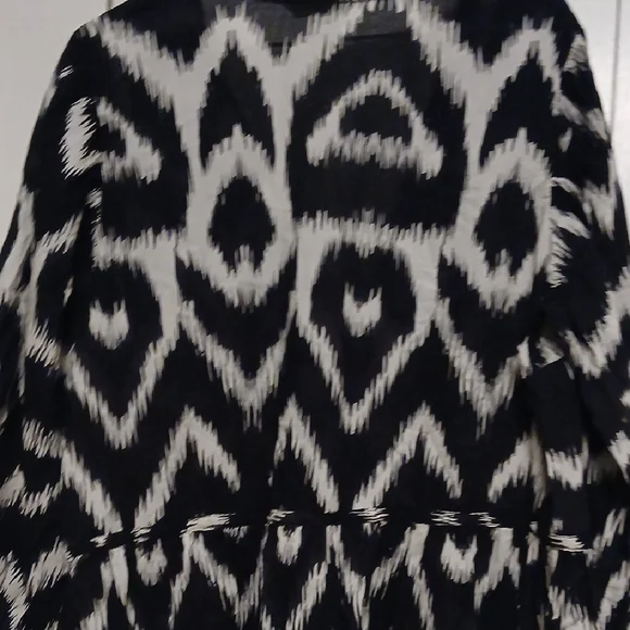 H&M Black and White Long Sleeve Dress - Picture 5 of 10